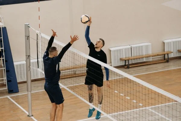 volleyball jump serve
